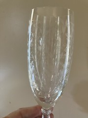 Ornate Etched Floral Champagne Glasses Flutes 8.5″ Set of 2 NEW COND