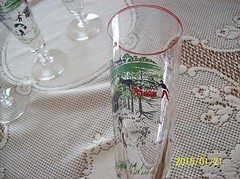 4 Pilsner Glasses – Red Rimmed Glasses – Hay Wagon – Farm Scene «Making Hay»