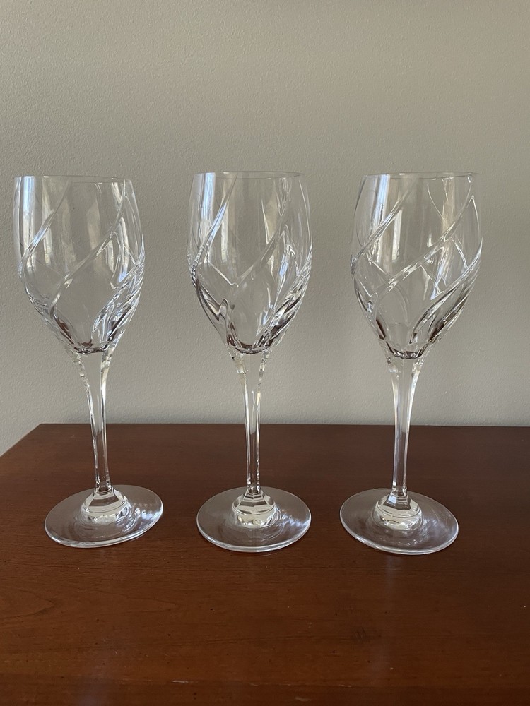 Mikasa Crystal WINDLASS 8 oz SWIRL Pattern Wine Glass Set of 3 Exquisite 9″ Tall