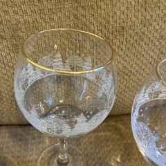 4 ARBY’S 8″ Wine Goblets Frosted Christmas Winter Snow Pine Trees Gold Rim #1