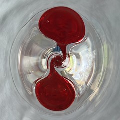 Pier 1 Imports Red Swirled Stem Optic Teardrop Wine Glasses Art Glass – Set Of 2