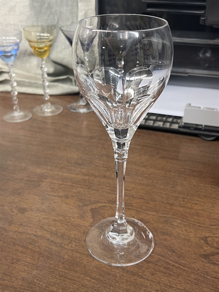 Oscar de la Renta Crystal Le Grande Fleur 8-1/2″ Wine Glass
