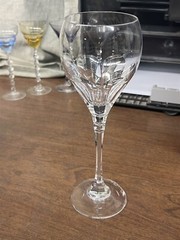 Oscar de la Renta Crystal Le Grande Fleur 8-1/2″ Wine Glass