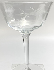 Pretty Crystal Etched Optical Wine Glasses 5 3/4″ with a 6oz Capacity