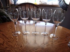 Wine Etched Grapes Crystal Smooth Stem 8 1/4″ – Set of 5