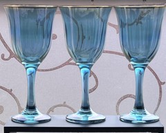 3 Vintage 7.75″ Gold Rim Iridescent Luster Blue Wine Crystal Goblets 10oz