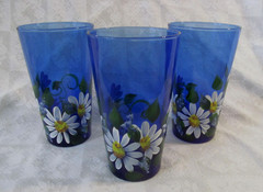 Set of 3~Cobalt Blue Glass Tall Tumblers 6″ Hand Painted Daisy Flower w/Sticker