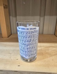 Big Top Peanut Butter Glass (Pop Goes De Weasel) «Sing A Long» 2-1/2″W x 5-1/4″H