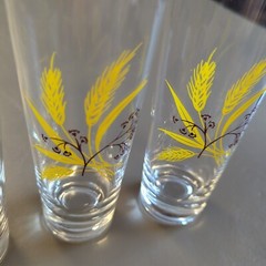 4 Vintage Tall Glasses With Gold Rim And Wheat Decal. 6 3/4″ Tall