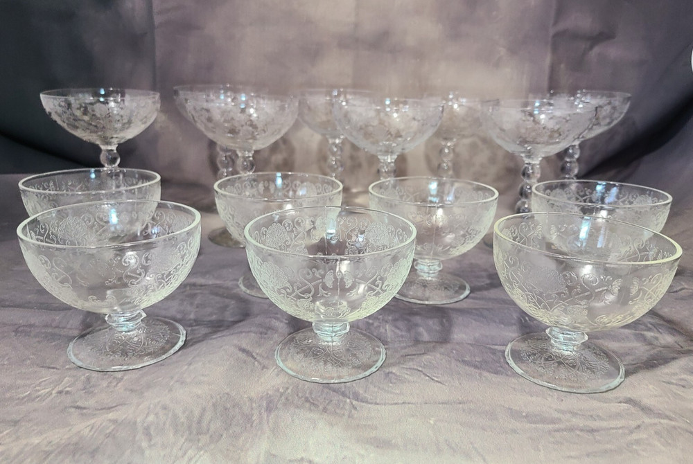 🌿 Vintage Etched Glass Sherbet & Champagne Coupe Set – 15 Pcs – Elegant Floral