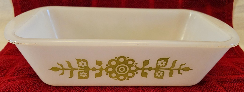 Vintage GLASBAKE J522 Milk Glass Loaf Pan white with avocado green 1.5 Qt