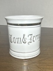 Tom & Jerry Holiday Tea Cup Coffee Mug c1950s Made in Japan 2.75″t 6oz