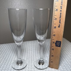 Set of 2 European Champagne Flutes Twisted Stem Clear Glass Modern Elegant 8”