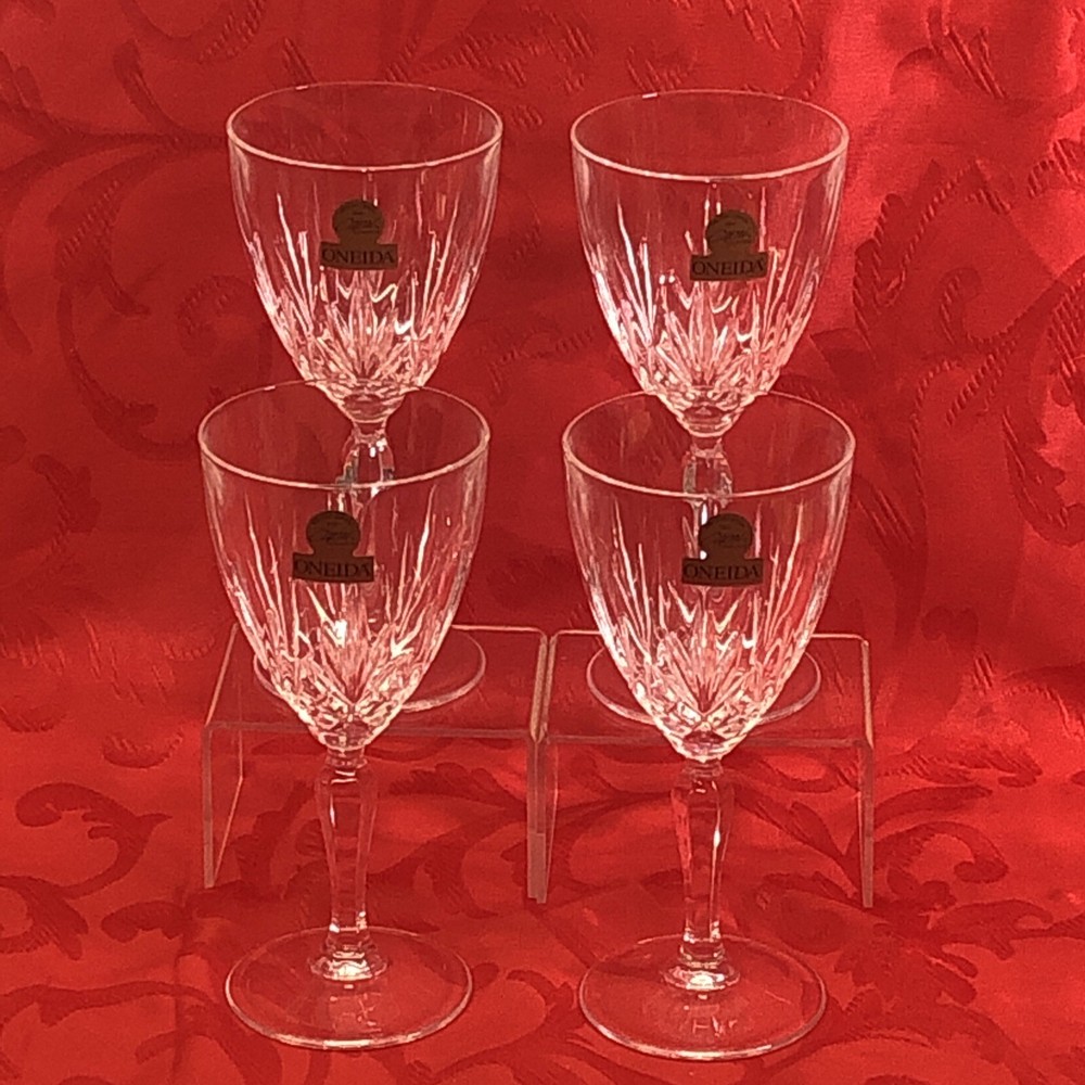 Oneida Blown Glass Lucia Water Goblet Glass Set of 4 New With Tags