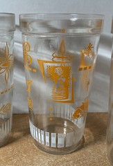 4 Vintage Jelly Glasses Tumblers With Orange & White Motifs 5 1/2″