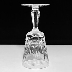 WATERFORD ROSSLARE Claret Wine Glass / FINE IRISH CRYSTAL / Hand Cut / TINY CHIP