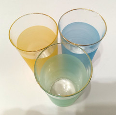 Set of 3 Blendo Frosted Glass Tumblers 8 oz Green Blue Yellow 4 3/4″ t Gold Rim