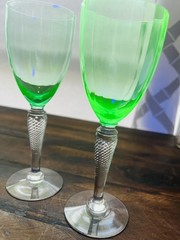Vintage HC Fry Uranium Glass Wine Glasses Twisted Stem Ribbed Optic Green Set/6