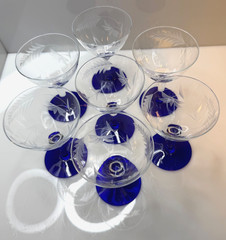 Set of 7 Vtg Louie Weston Etched Glass with Cobalt Feet Champagne Glasses – EUC