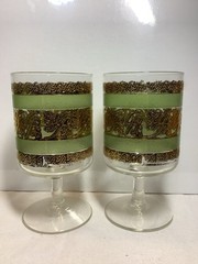 MT1101 Set Of 2 Vintage MCM Culver Starlyte Wine Glasses Gold & Green