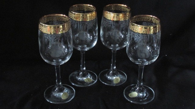 CELLINI WINE GLASSES (set of 4) 24 kt gold rim – 6 oz- NWT