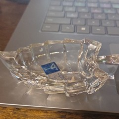 Vintage Zajecar 24% lead crystal leaf-shaped trinket dish made in Yugoslavia