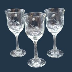 Handcut Eamon Glass Floral Wine Glasses Twisted Stem Dublin Ireland Set Of 3