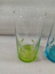 2 Libbey IMPRESSIONS COLORS Thumb Print Glasses Green, Blue