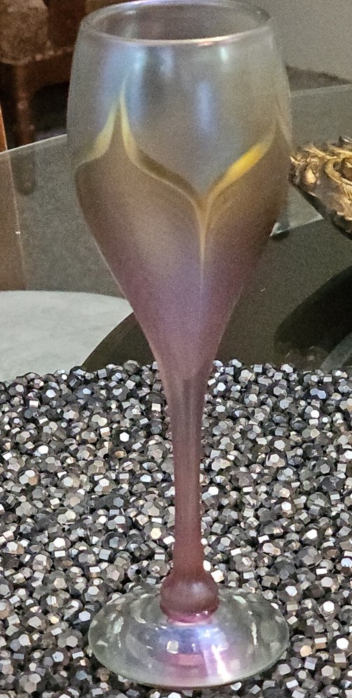 Correia Iridescent Pulled Feather FLUTE /Goblet SIGNED/NUMBERED 10″