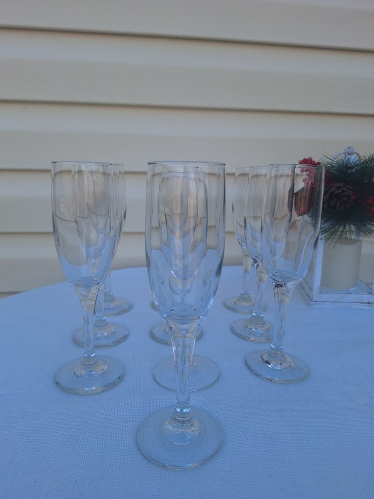 Set of 10 Vintage Champagne Flutes – Elegant & Timeless