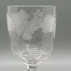 Early Gunderson Pairpoint Grapes 5″ Wine Glass Engraved Vines Paneled Stem C