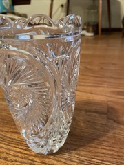 STARBURST DESIGN BEAUTIFUL LEAD CRYSTAL VASE 7 1/2″ HIGH EUC