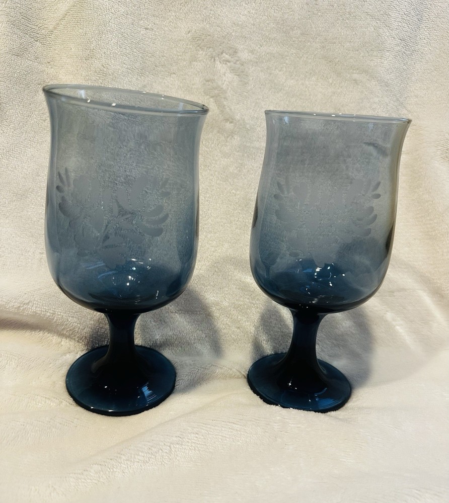 Pfaltzgraff Glass Goblets Blue w/ White Etched Flowers Retro 6.5″ Set Of 2 Vtg