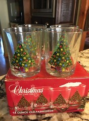 OLD FASHIONED CHRISTMAS TREE 14 oz. Glasses Carlton Action Lot of 4