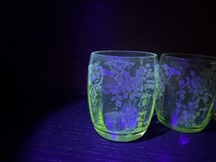 Cambridge Apple Blossom Gold Krystol- 2½ oz. Tumbler Set Of 4. Manganese Glow
