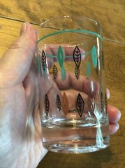 7 vtg retro mid century 3.5” juice glasses green black gold leaf motif