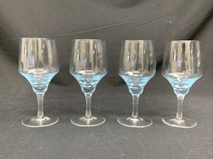 Set Of 4 Clear Stemmed Wine Glases With Blue Tint