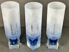 Set of 3 MCM Frosted Blue Gradient Glasses Geometric Base Tumblers – Art Glass