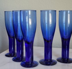VTG SET COBALT BLUE GLASS CHAMPAGNE FLUTES HANDBLOWN MODERN CONTEMPORARY ART