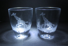 LOWEST PRICE 2 VINTAGE «GIRAFFES» HAND ETCHED CRYSTAL SHOT GLASSES ARQUES FRANCE