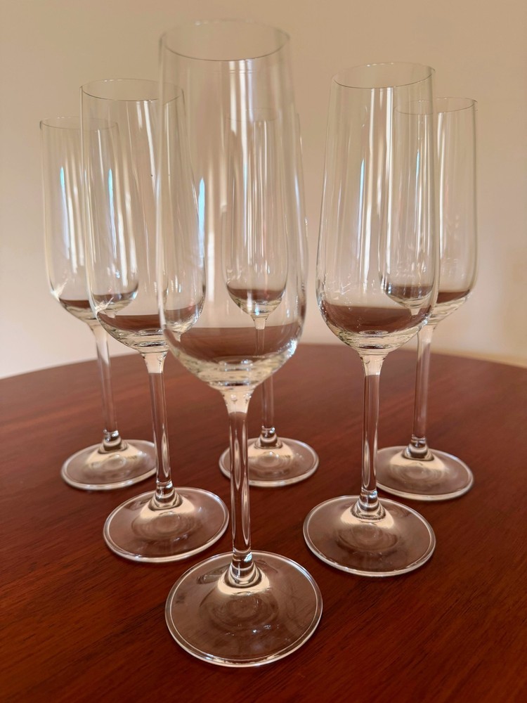 Set of 6 Classic Clear Glass Champagne Flutes – Elegant Stemware