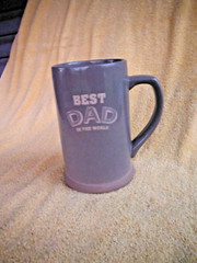 NEW I. GODINGER & CO. 36-38oz. CLAY MUG CUP «BEST DAD IN THE WORLD» 6 5/8″ TALL