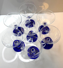 Set of 7 Vtg Louie Weston Etched Glass with Cobalt Feet Champagne Glasses – EUC