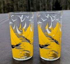 2 Vtg Yellow Sailboat Seagull Glass Drinkware Tumblers MCM Nautical USA Ex Cond