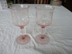 2 Tiffin Franciscan Etched Floral & Leaf Optic Pink Wine Glasses 6.5″ x 3″