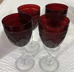 CRISTAL D’ARQUES Durand ANTIQUE RUBY RED Water / wine glasses – 8″ tall Set 4