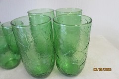 vintage retro forest green water and juice glasses leaf pattern set of 8 AH