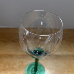 6 Etched Glass Wine Glasses With Etched Grapes & Different Color Stems