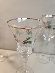 MIKASA Ribbon Holly Crystal Wine Glasses SET OF 4 Gold Trim 8⅝»