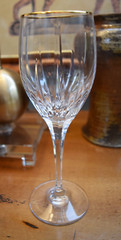 Set of 2 Mikasa Golden Lights Crystal 9″ Water Goblet Wine Glasses GOLD RIM